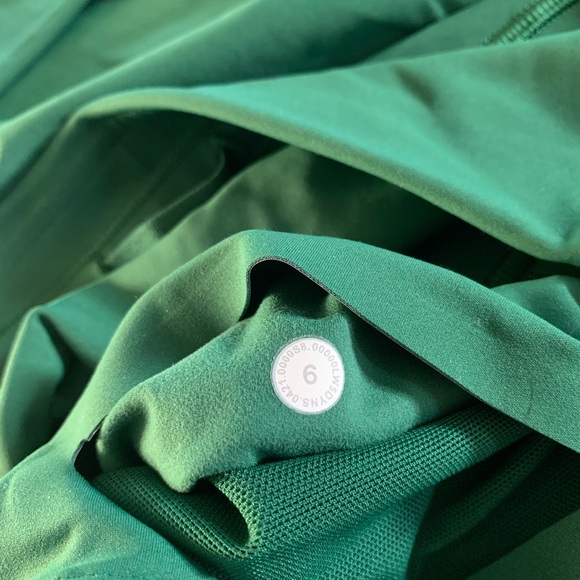 Lululemon 28” base pace high rise running tight size 6 - Picture 3 of 3